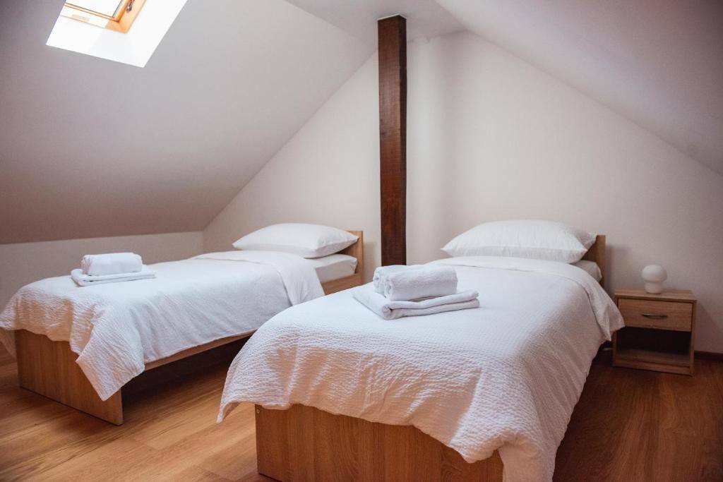 Rooms Enter Ogulin - Sobe 1